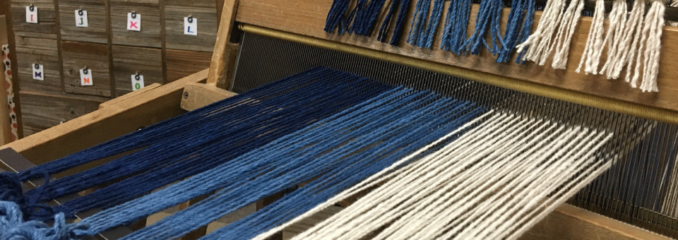 藍染め糸を使った織り体験
